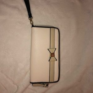 Jessica Simpson Wristlet